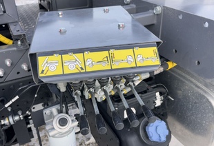 JAC N90-S (9т) БУНКЕРОВОЗ 8 м³